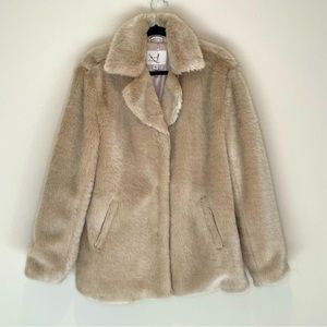 Cream Faux fur coat size Large